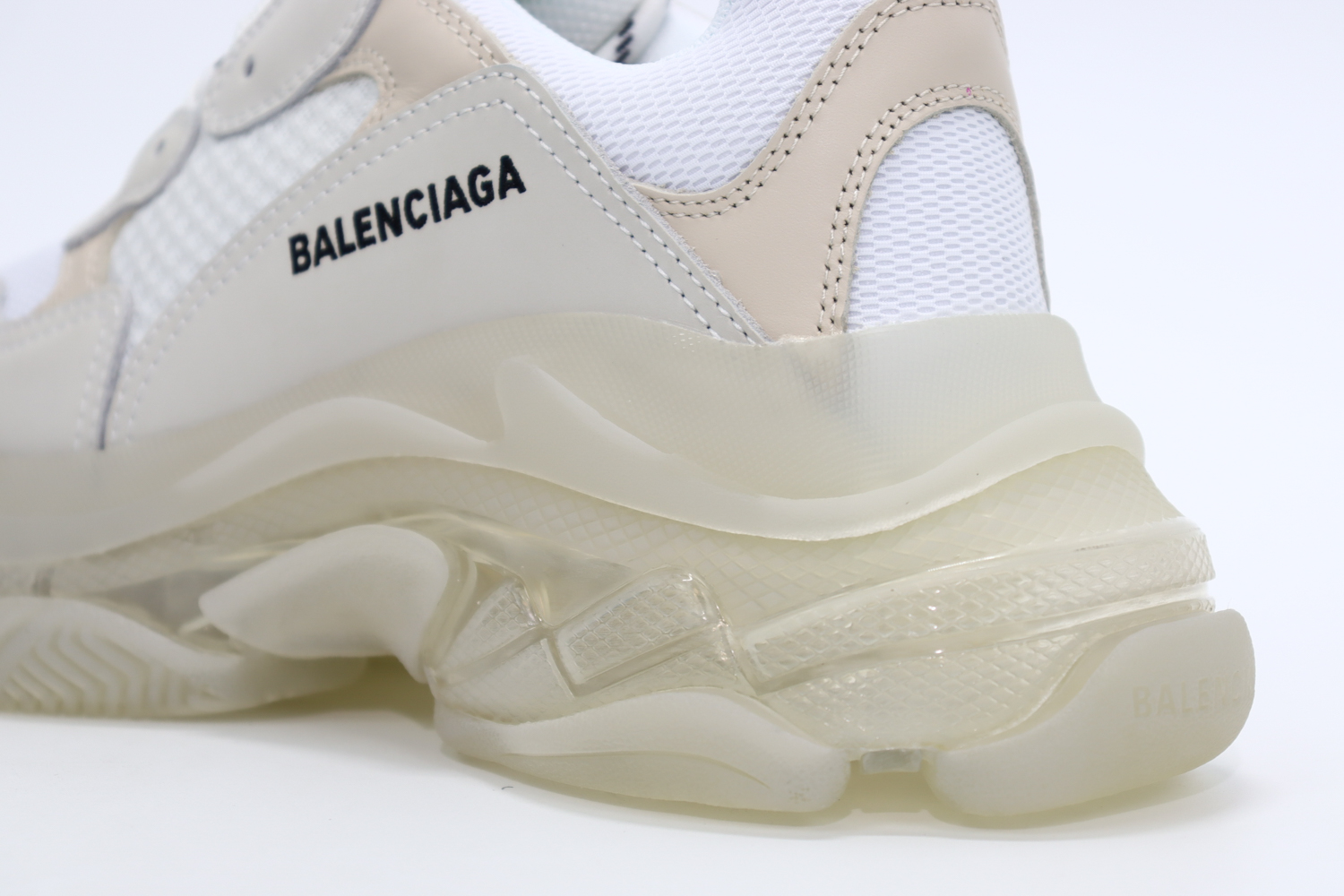 BALENCIAGA TRIPLE S CLEAR SOLE SNEAKER WHITE REPLICA - Image 7
