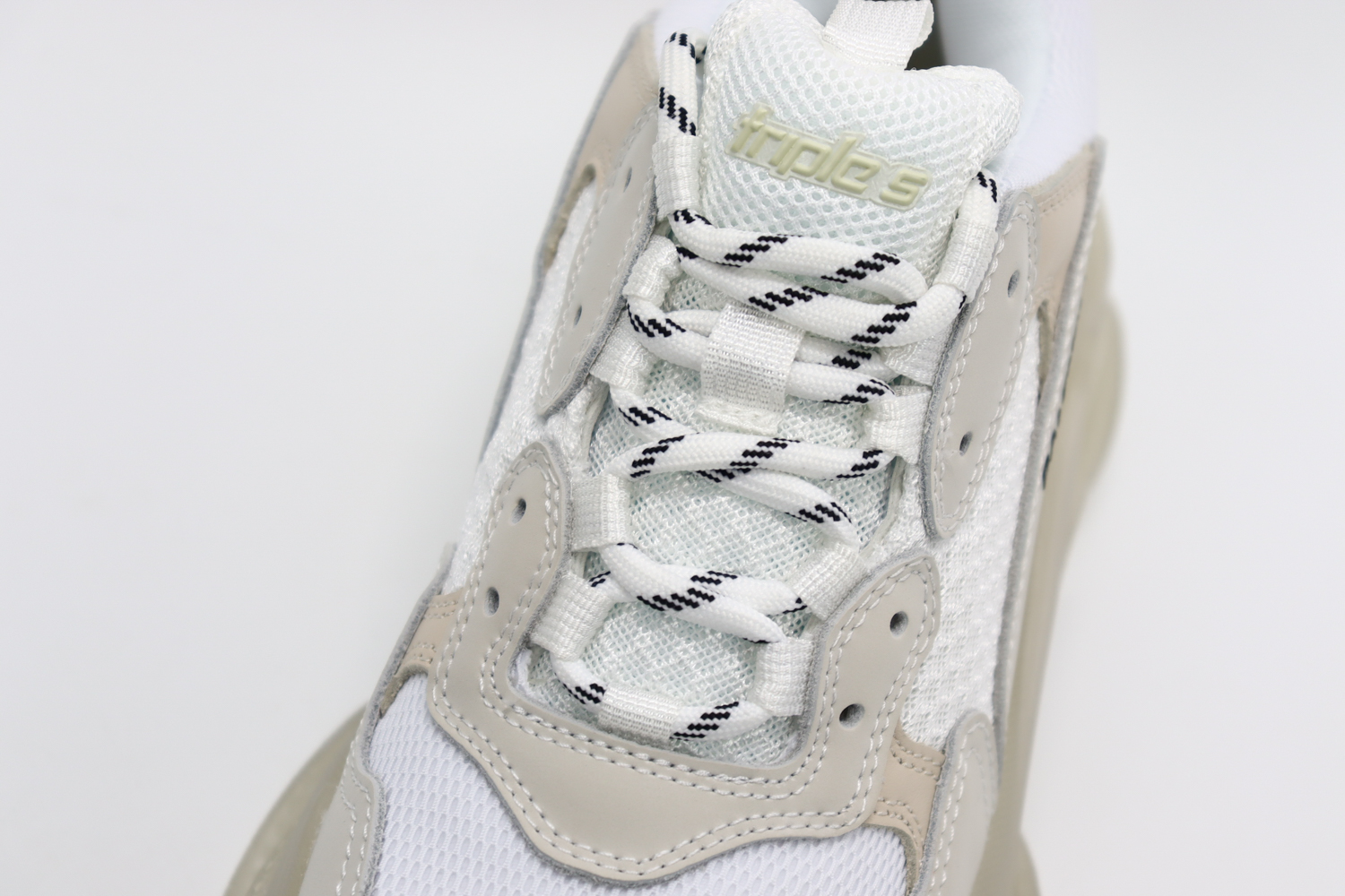 BALENCIAGA TRIPLE S CLEAR SOLE SNEAKER WHITE REPLICA - Image 5