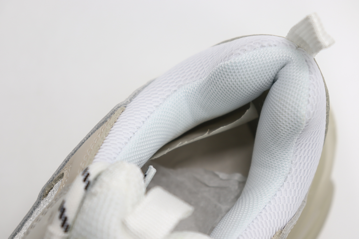 BALENCIAGA TRIPLE S CLEAR SOLE SNEAKER WHITE REPLICA - Image 6