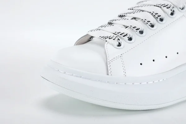 McQueen Oversized Black Crocodile - Image 5