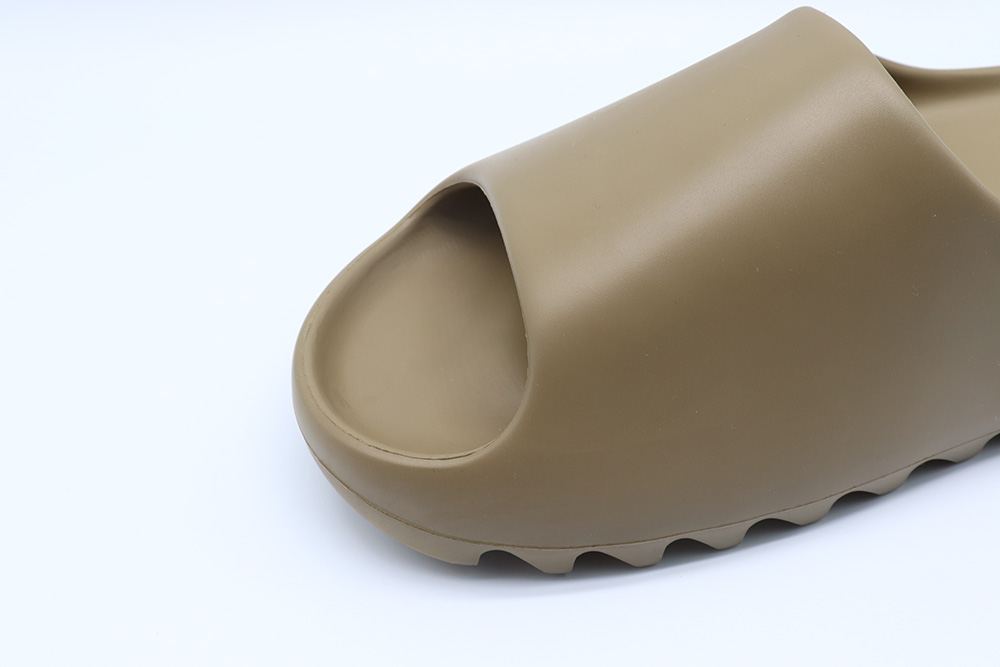 Fake YEEZY SLIDES EARTH BROWN REPLICA - Image 4
