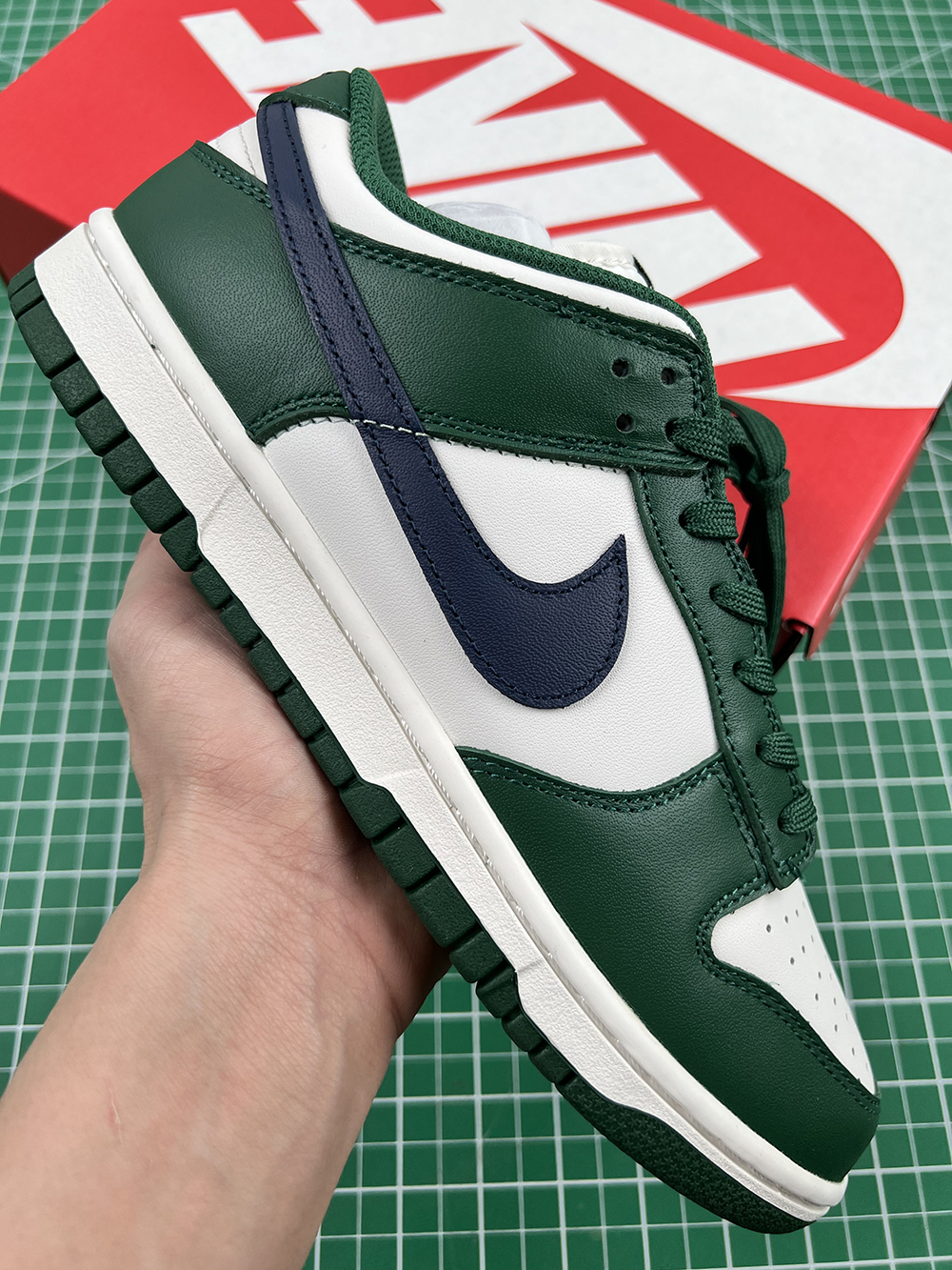 Dunk Low SE Lottery Pack Malachite Green - Image 8