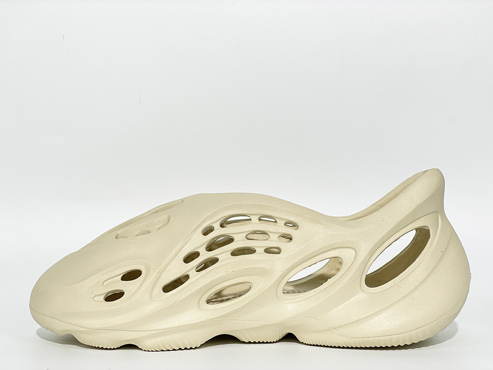 Yeezy Foam Runners “Sand” Replica Sneakers - Image 4