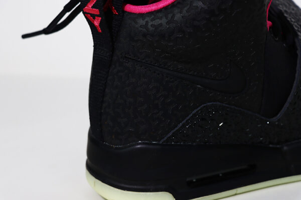 NK Air Yeezy 1 Blink - Image 4