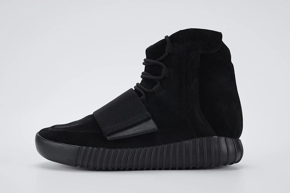 750 Triple Black - Image 3