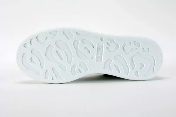 McQueen Oversized Rice Gray Crocodile - Image 4
