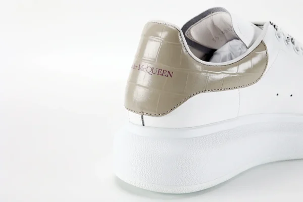 McQueen Oversized Rice Gray Crocodile - Image 6