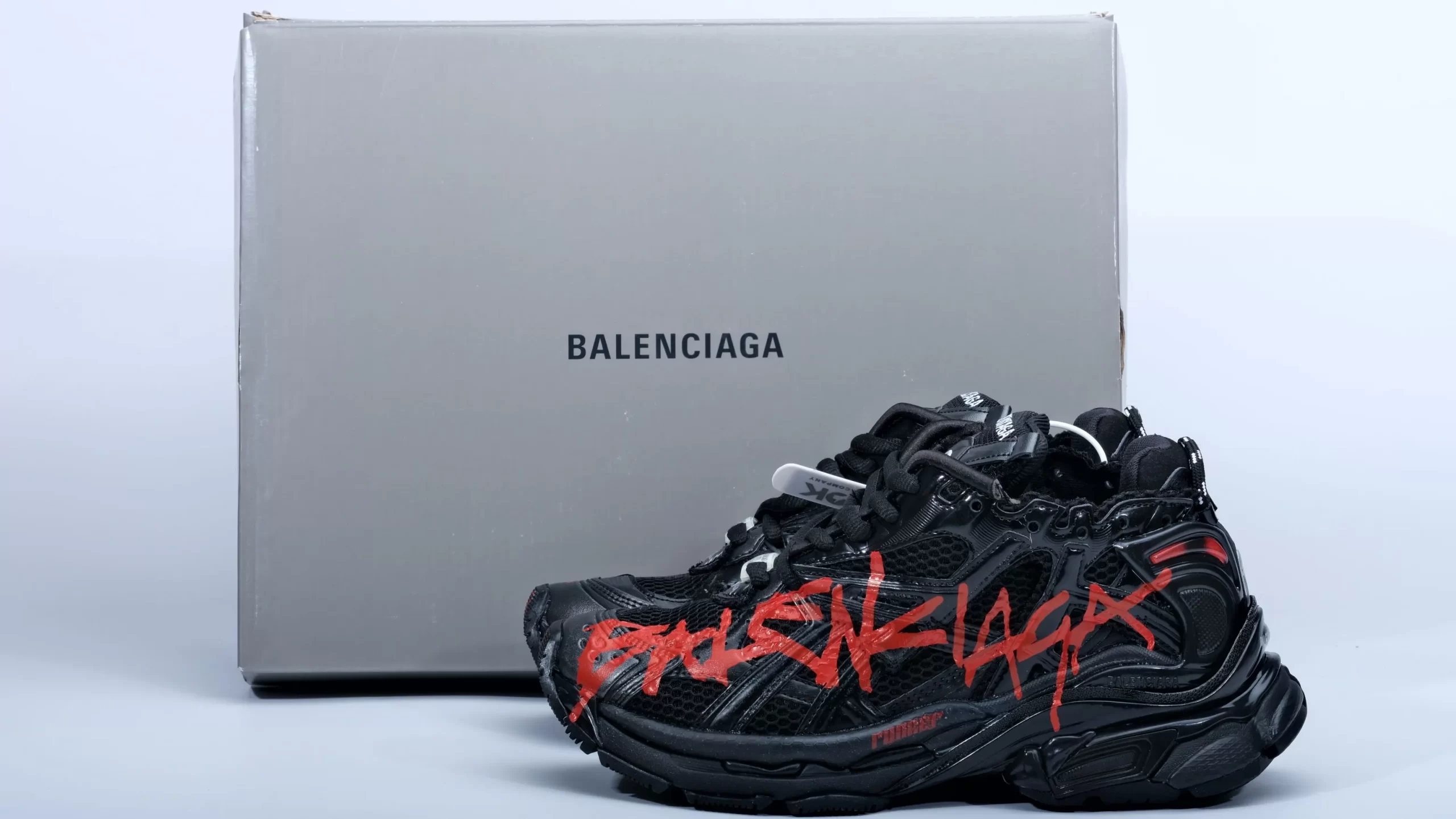 Runner Graffiti Sneaker in Red and black mesh and nylon - Image 3