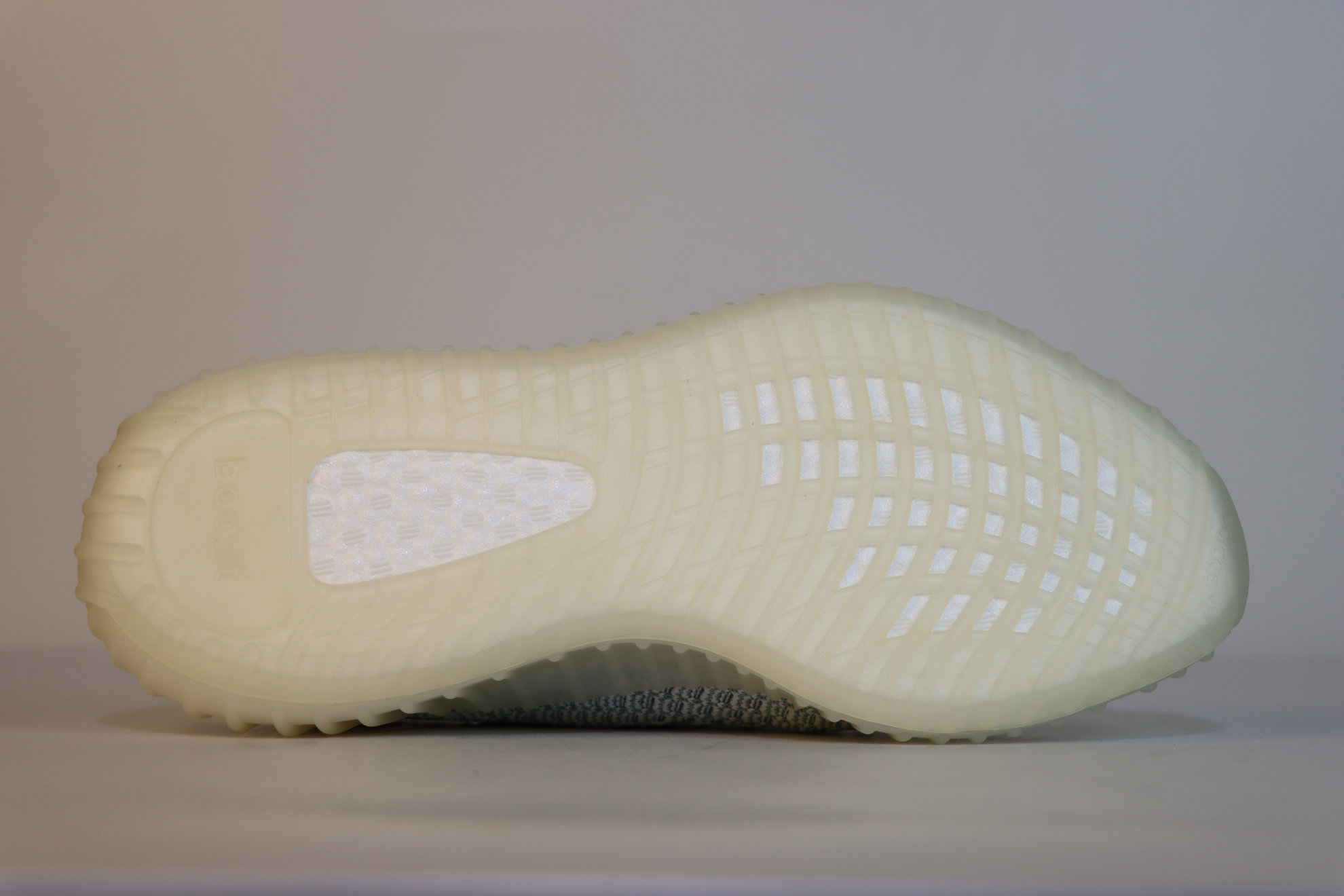 YEEZ 350 V2 CLOUD WHITE REFLECTIVE REPLICA FW 5317 - Image 4