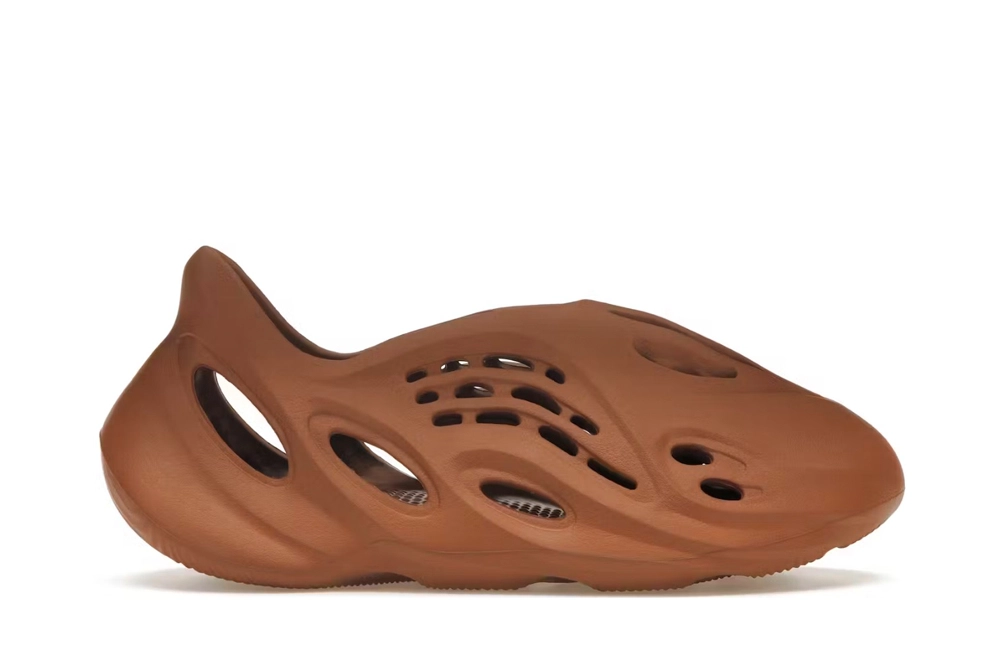 Yeezy Foam RNR Clay Red Reps - Image 2