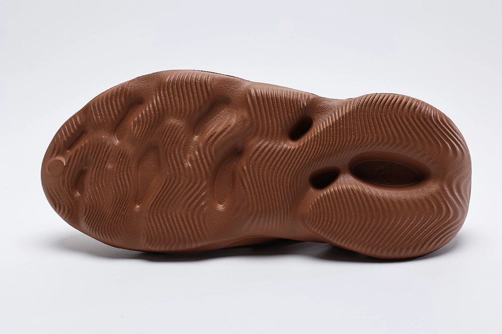 Yeezy Foam RNR Clay Red Reps - Image 4