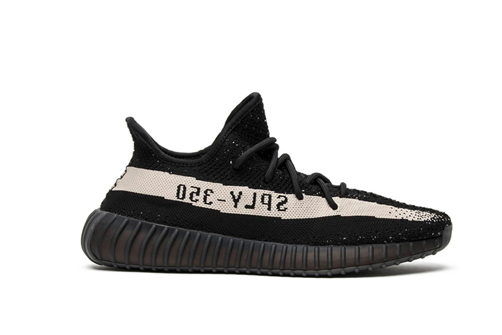 YEEZY 350 V2 CORE BLACK WHITE - Image 2