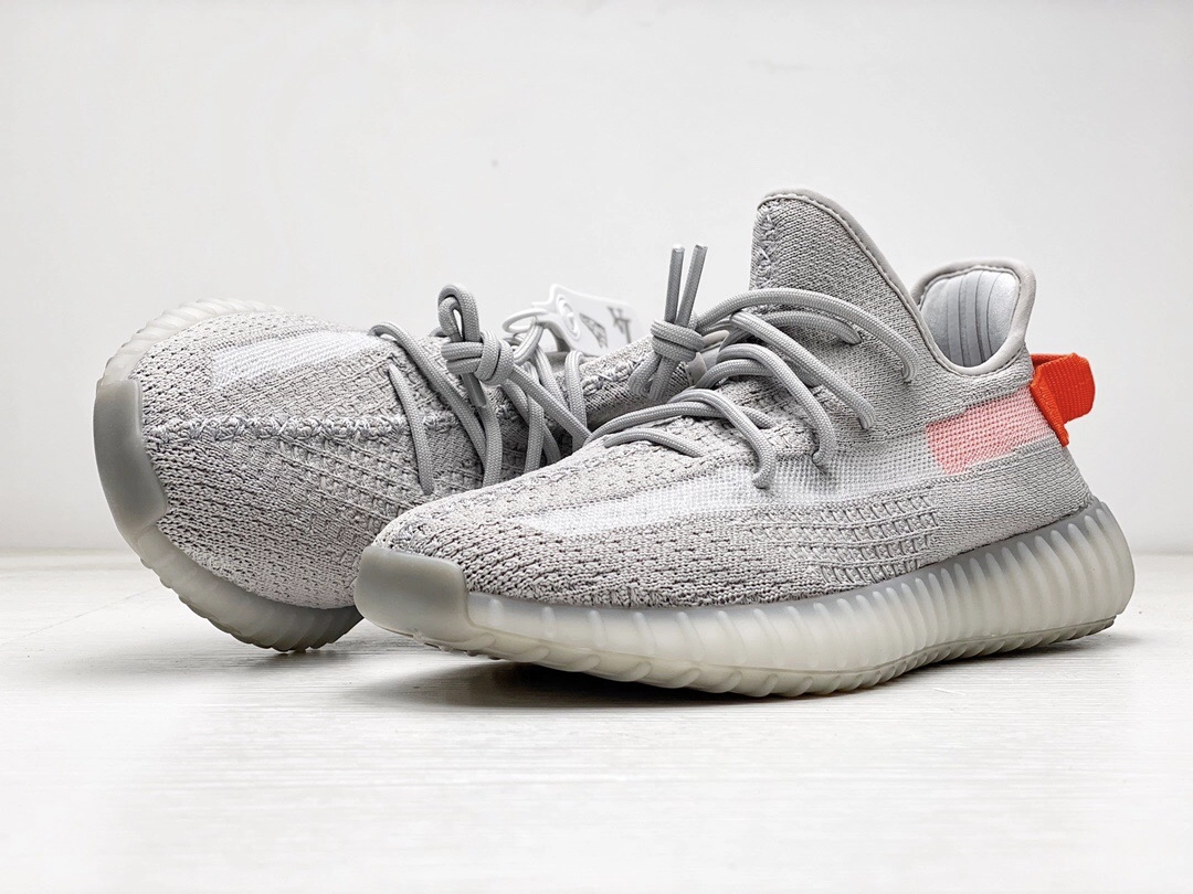 YEEZY 350 V2 “TAIL LIGHT” REPLICA - Image 3