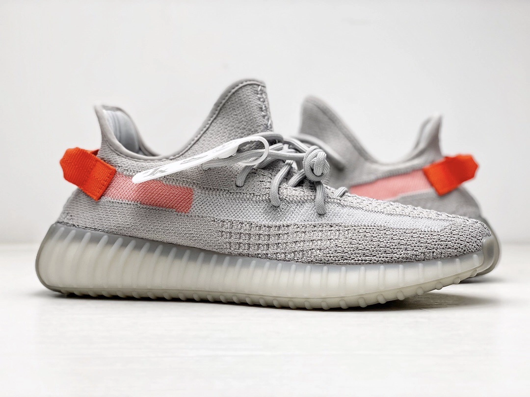 YEEZY 350 V2 “TAIL LIGHT” REPLICA - Image 4