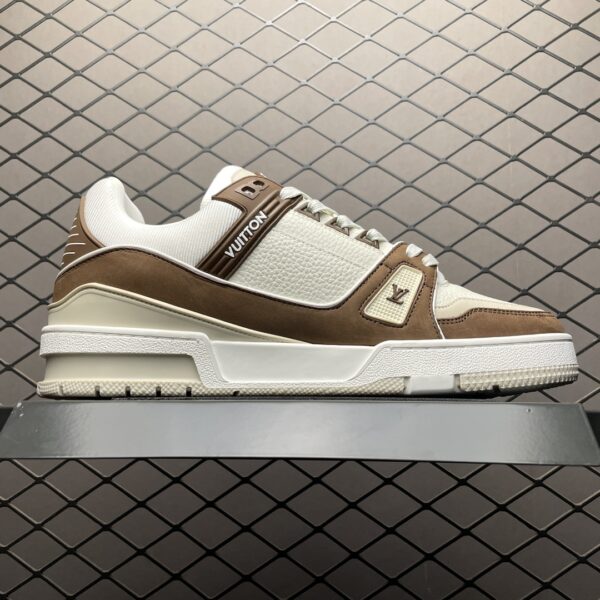 LOUIS VUITTON Low Top Board Shoes in Mocha - Image 4