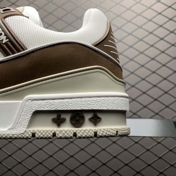 LOUIS VUITTON Low Top Board Shoes in Mocha - Image 7