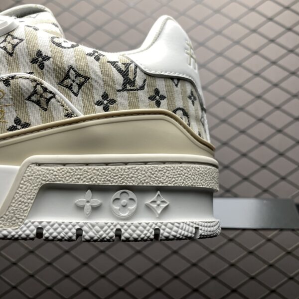 LOUIS VUITTON Trainer Low Top Board Shoes Light Brown - Image 5