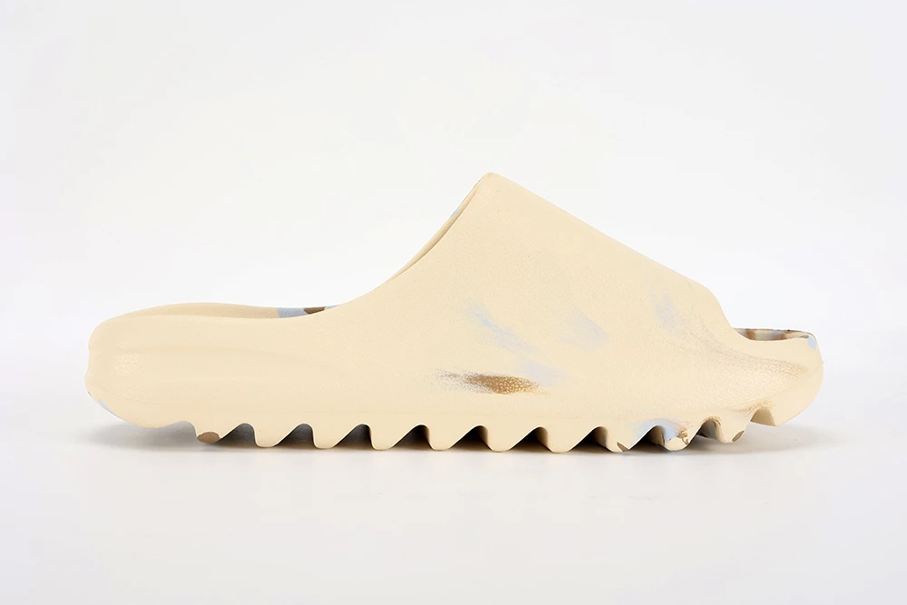 YEEZY SLIDE DESSAN - Image 3